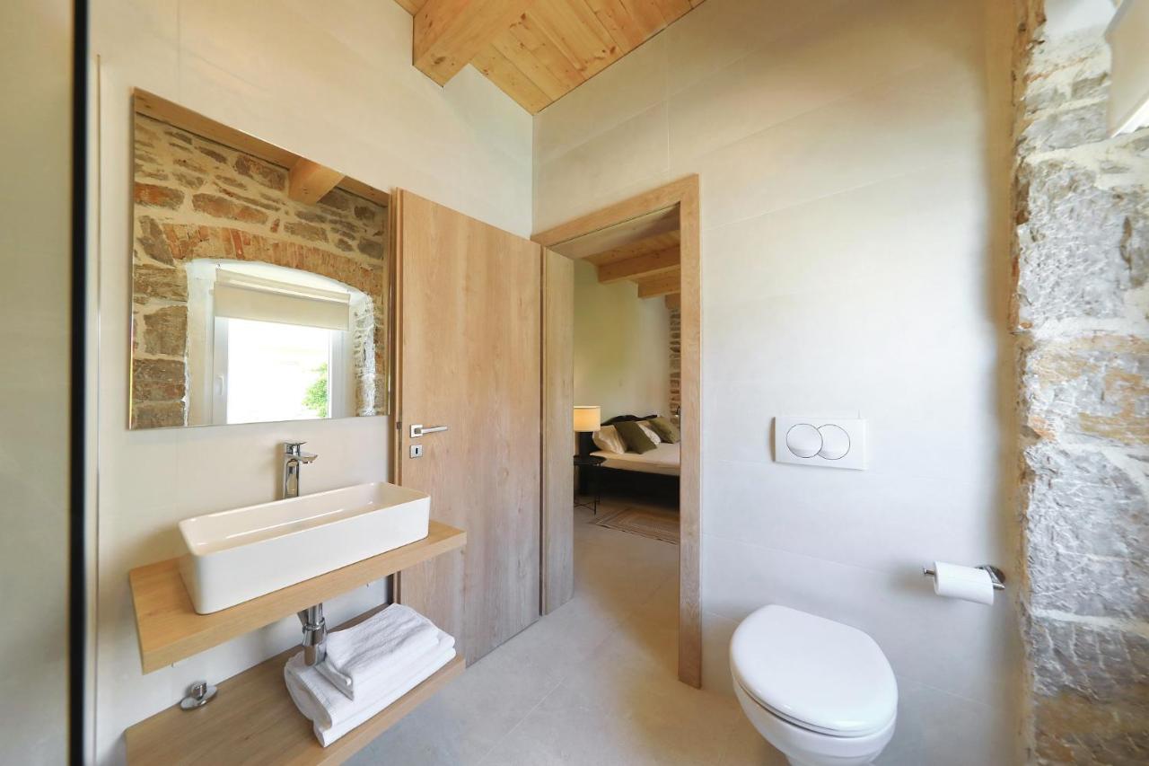 Villa Mira With A Heated Pool And A Sea View Božava Buitenkant foto