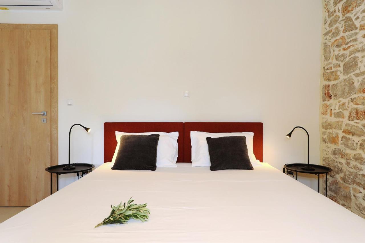 Villa Mira With A Heated Pool And A Sea View Božava Buitenkant foto
